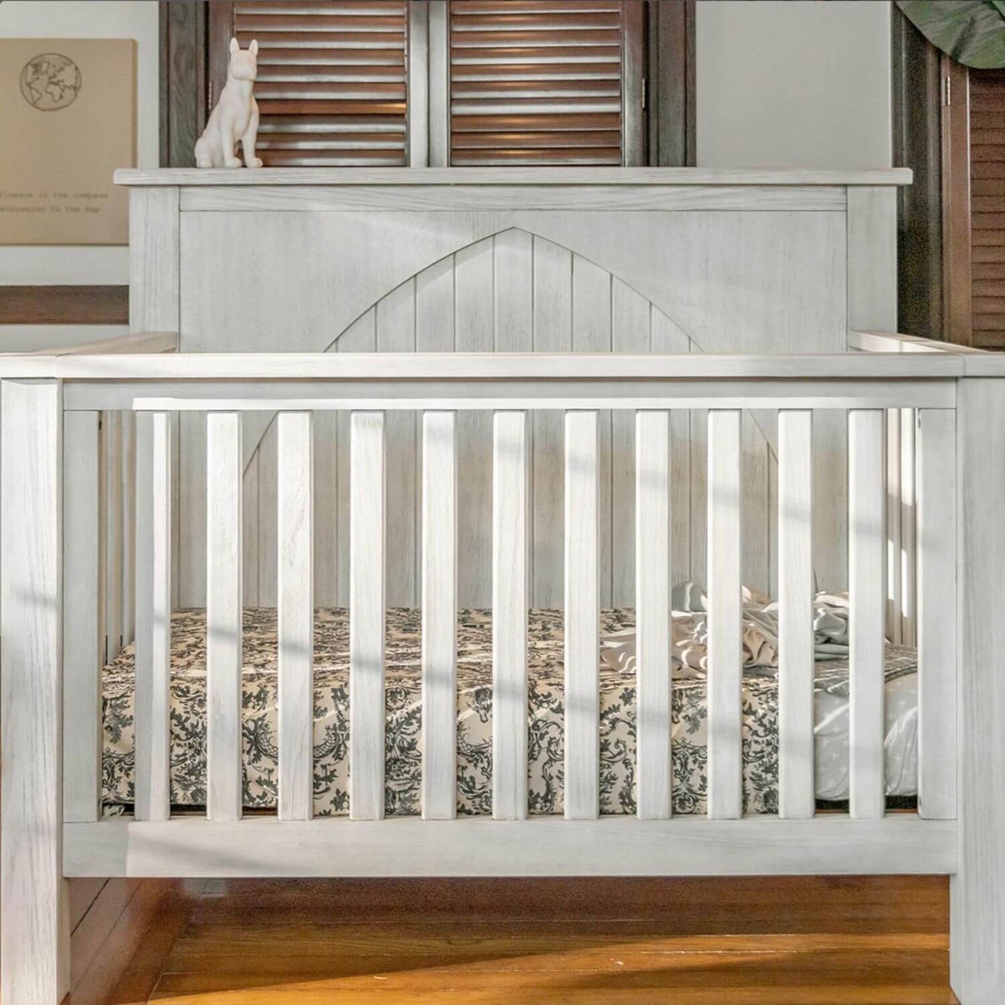 Milk Street Baby Relic Winchester 4-in-1 Convertible Crib Cloud - Detail