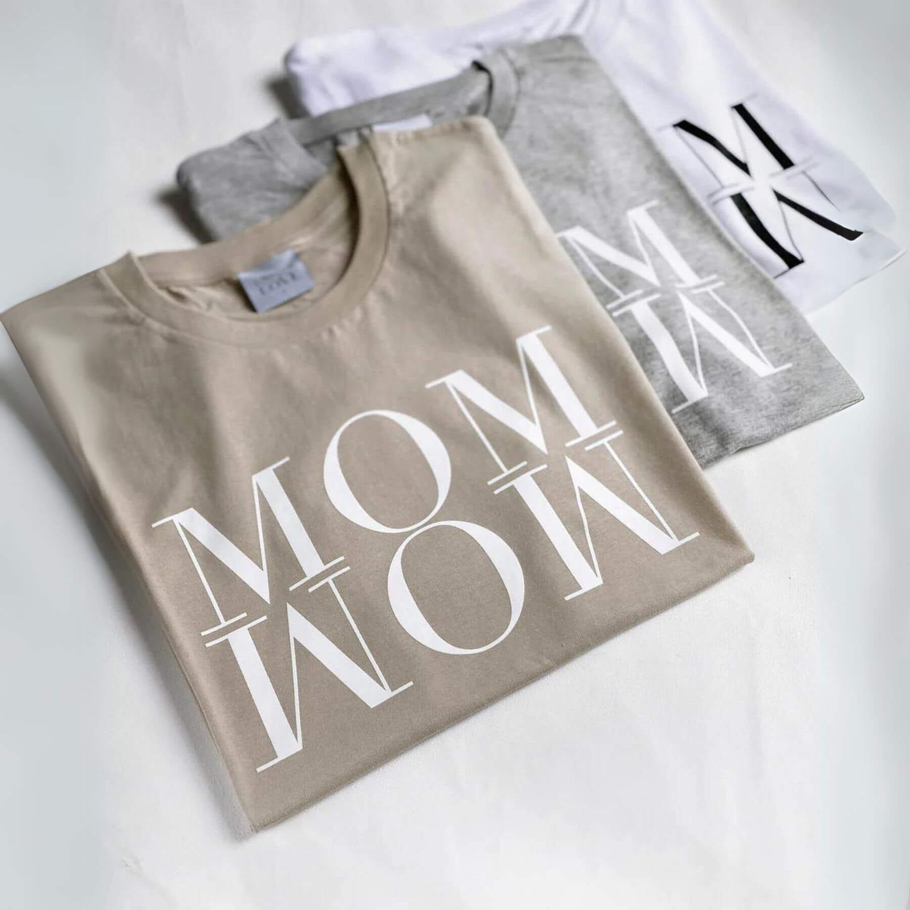 Unique Love Design Shirts ‘MOM WOW’