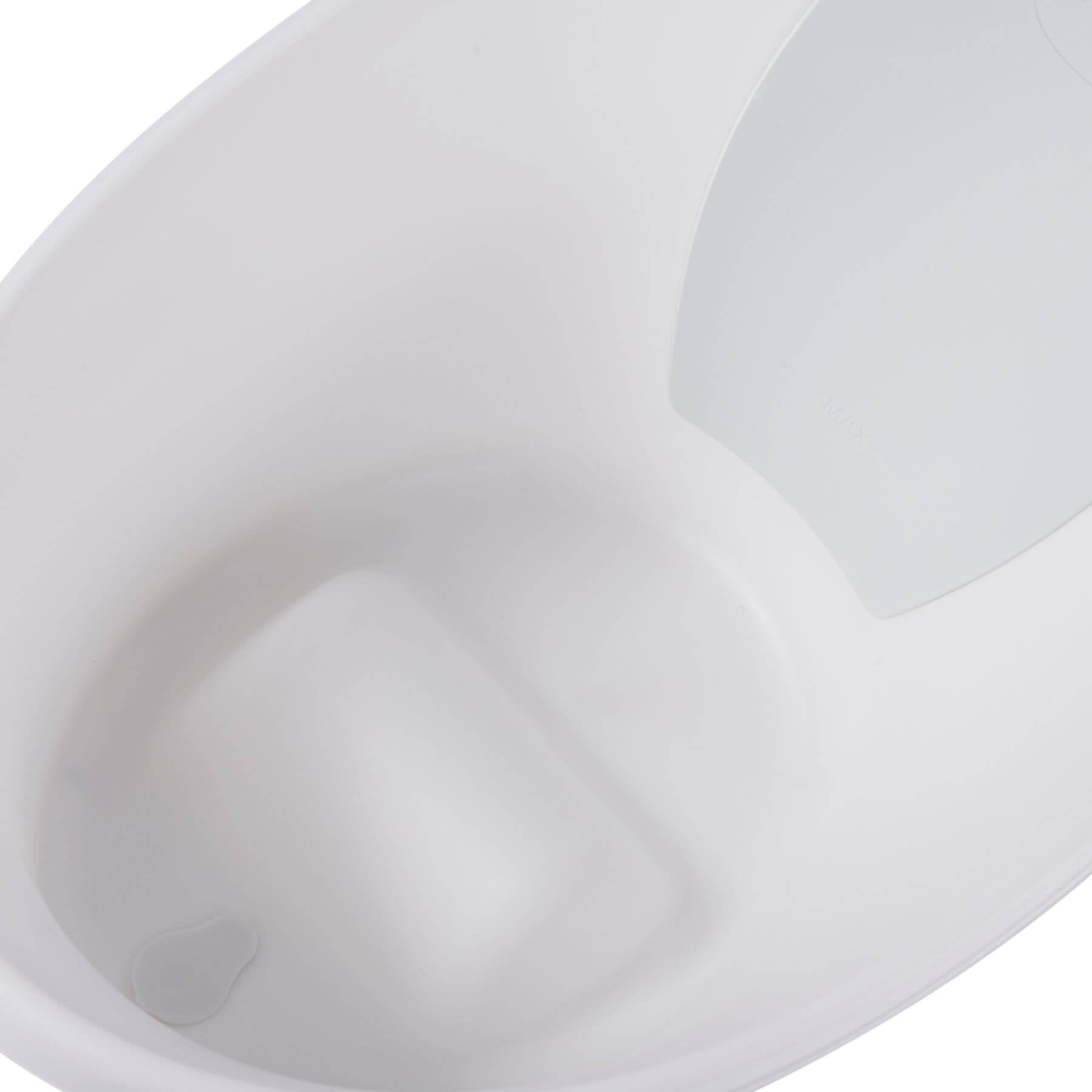 Close-up of Shnuggle Bath & Change Bundle
