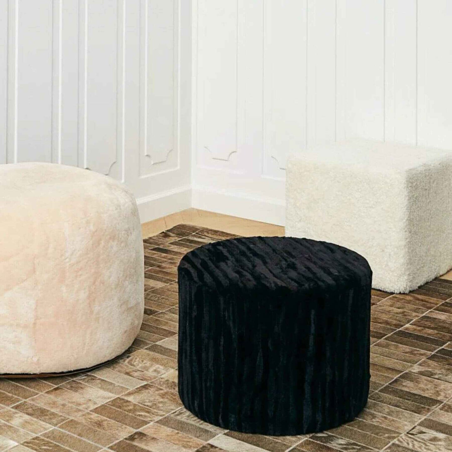 Natures Collection Short Wool Curly Sheepskin Poufs