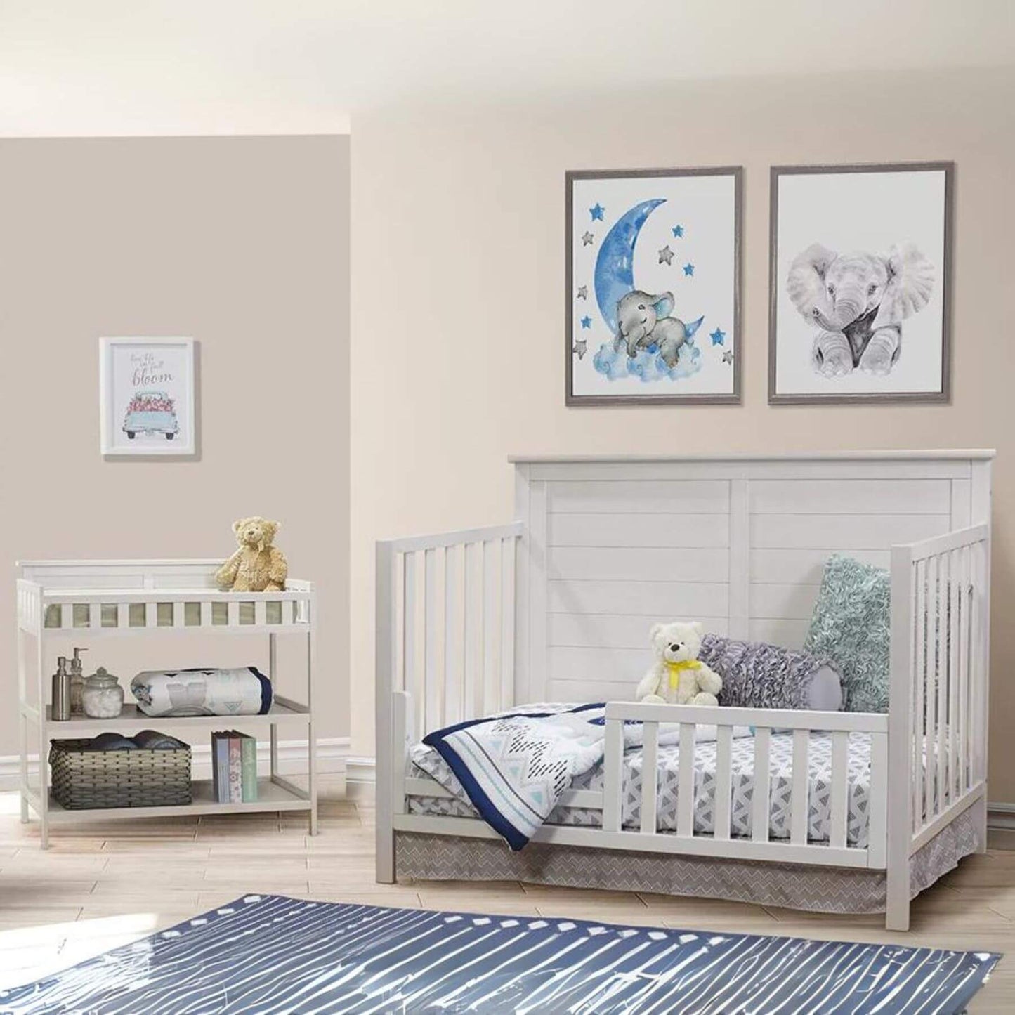 Sorelle Ashley 4 in 1 Crib White - Lifestyle