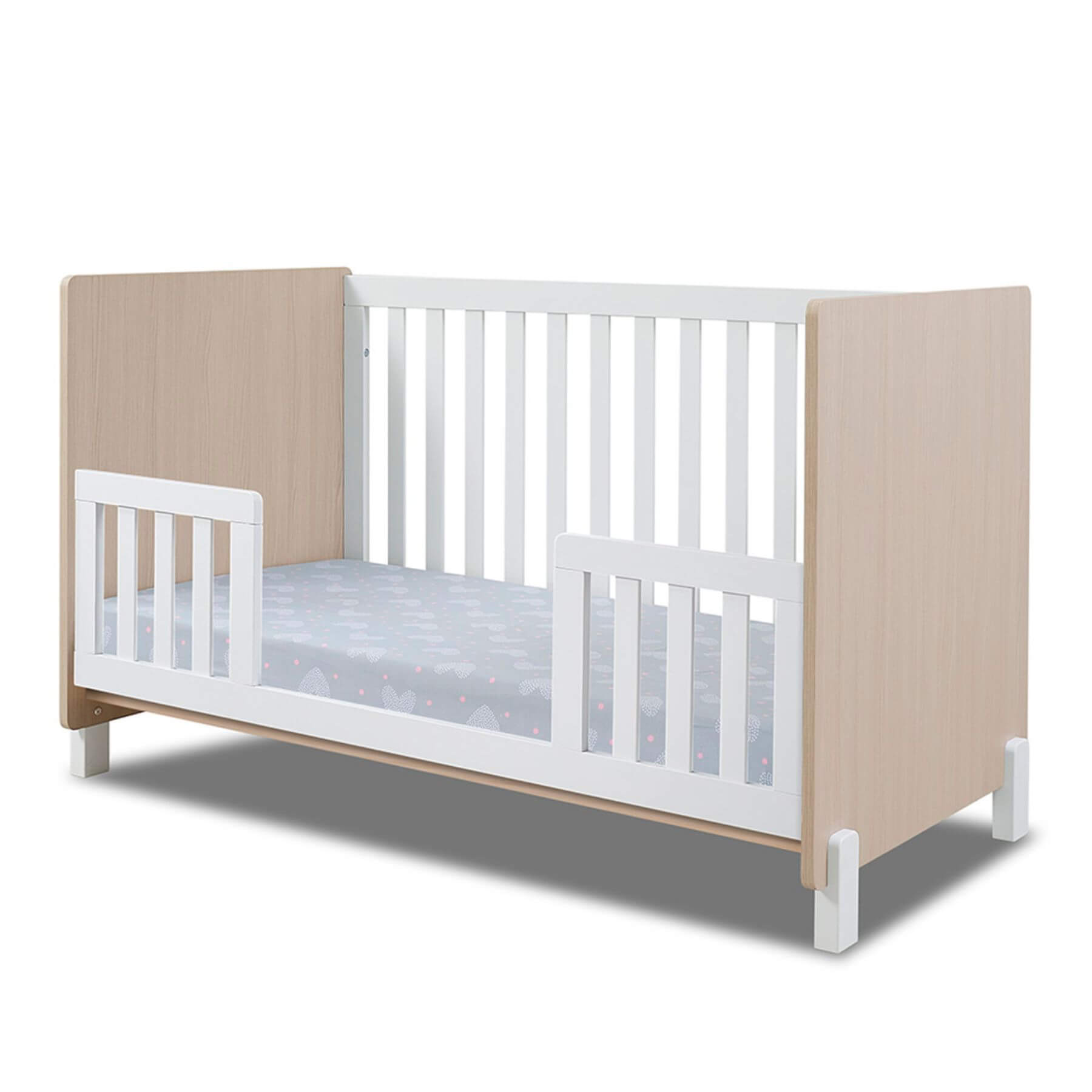 Sorelle Pannello 3-in-1 Convertible Crib Nebbia and White - Converted into a toddler bed