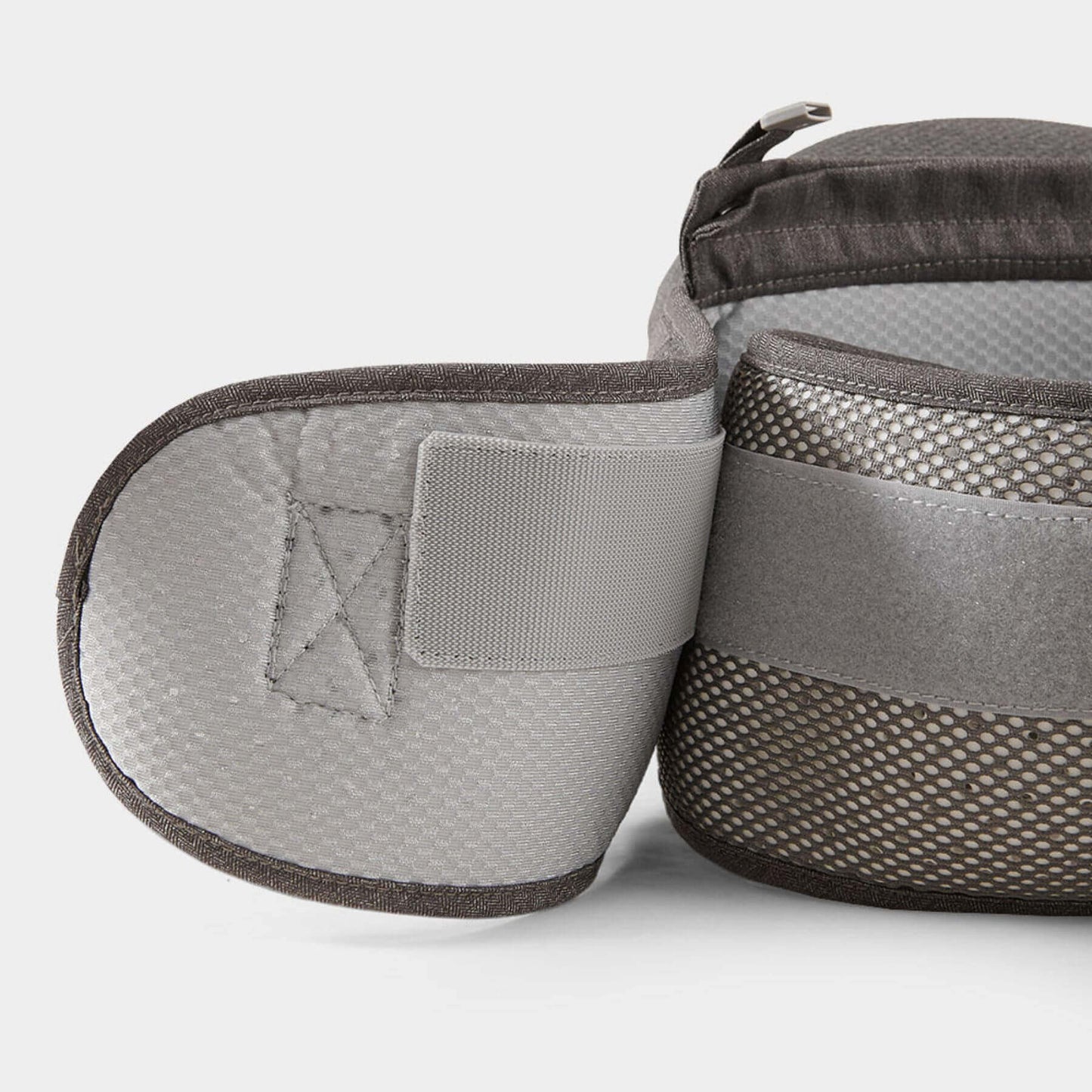 Close-up of Sunveno Two Shoulder Straps Baby Hipseat