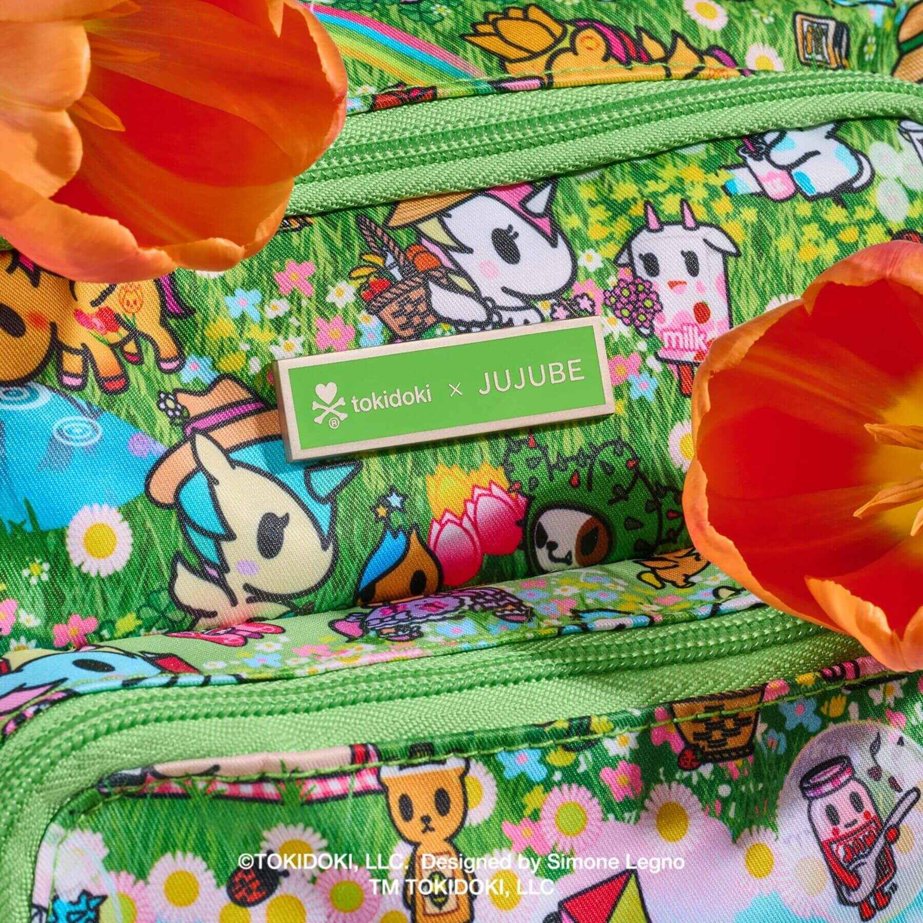 Close-up of tokidoki The Bestie Small Messenger Handbag - Meadow Blooms