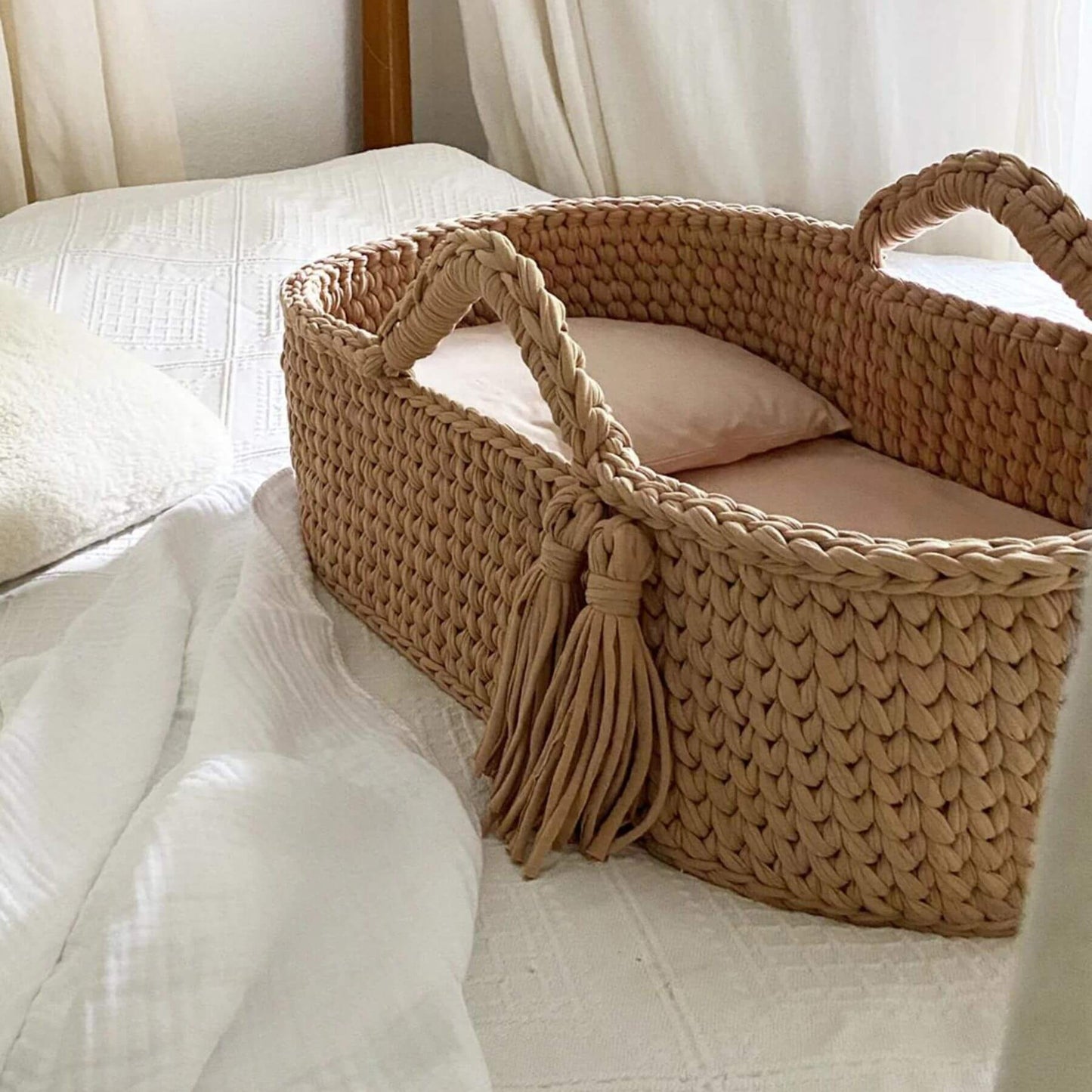 Unique Love Design Baby Basket Soft Mocha