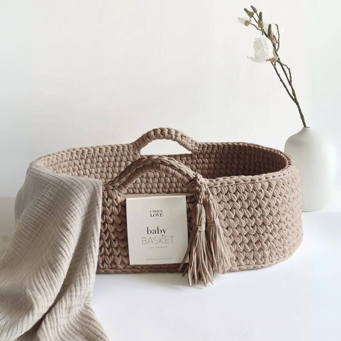 Unique Love Design Baby Basket Warm Taupe