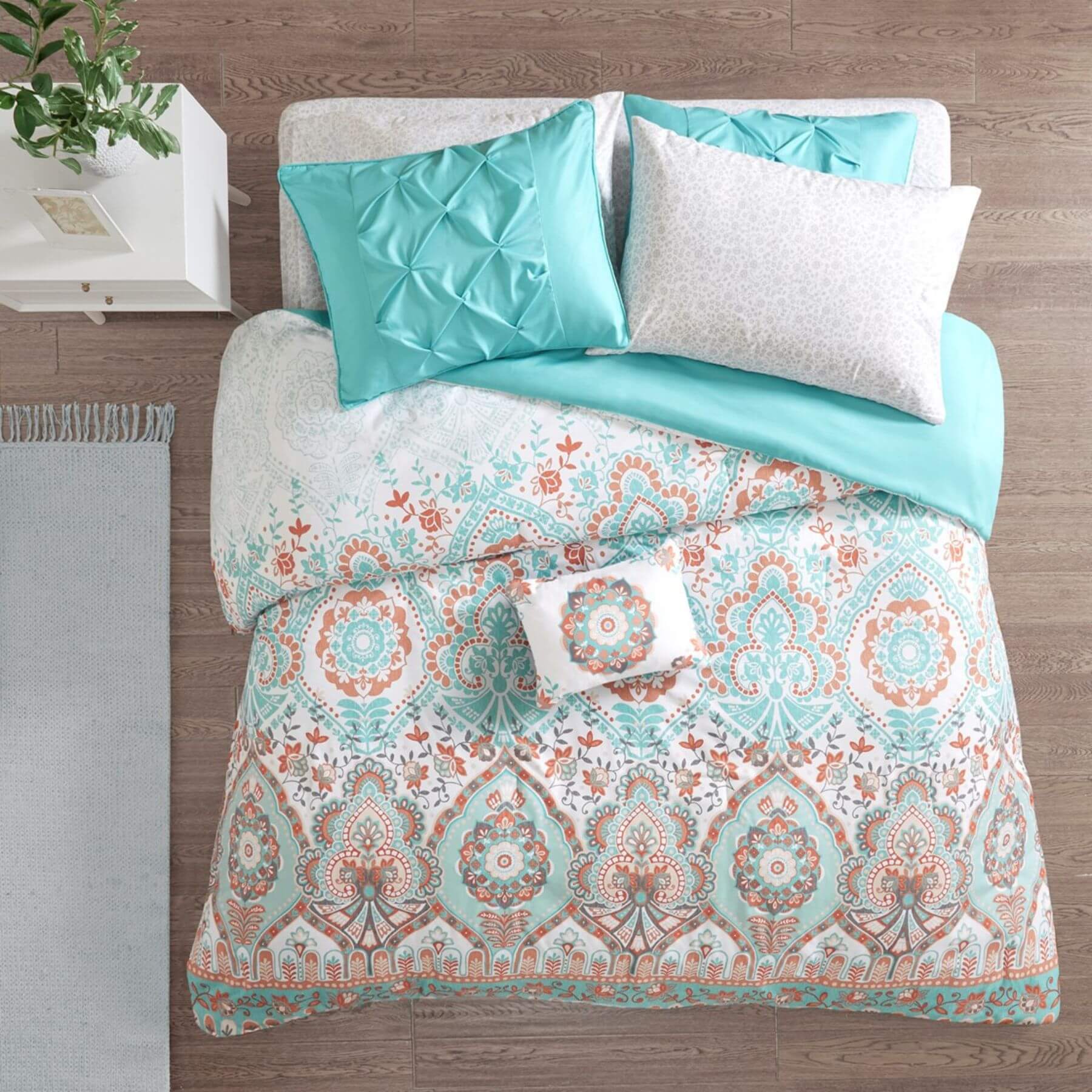 Vinnie Boho Comforter Set with Bed Sheets