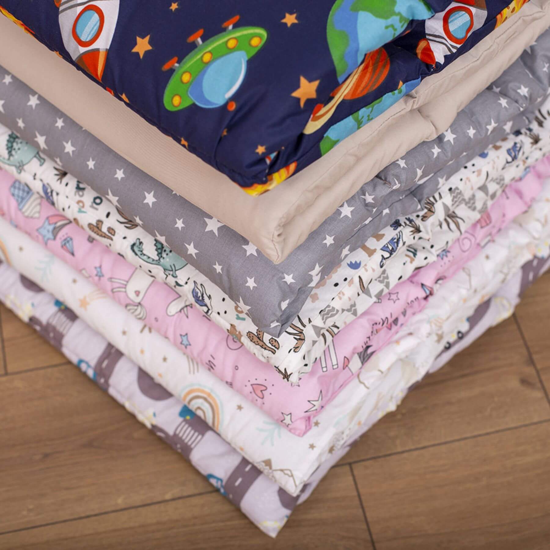 Wood and Hearts Climbing Arch Cushion in Different Colors