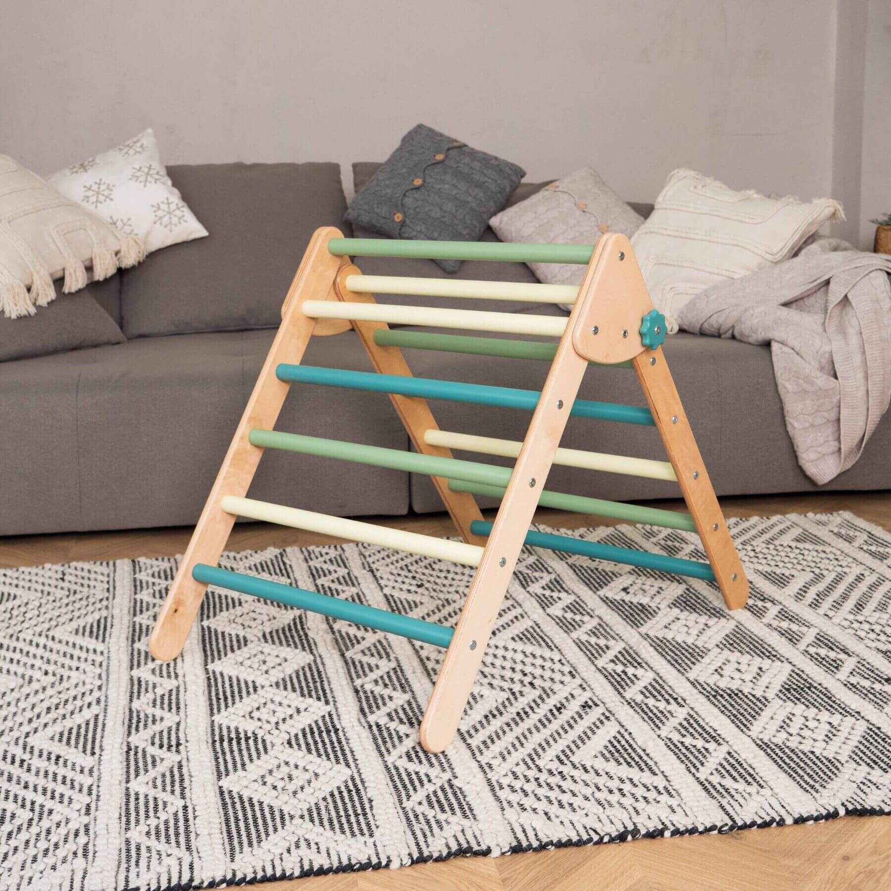 Wood and Hearts Montessori Foldable Triangle Green Grass